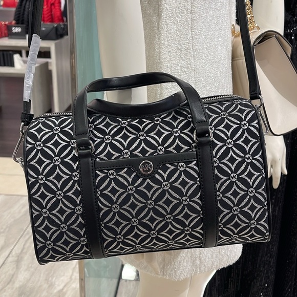 MICHAEL KORS JST TRAVEL MEDIUM DUFFLE SATCHEL SHOULDER CROSSBODY BAG MK BLACK - Picture 3 of 16